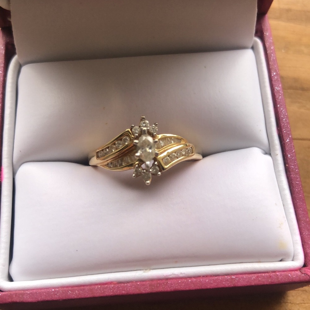 14K gold ring size 7